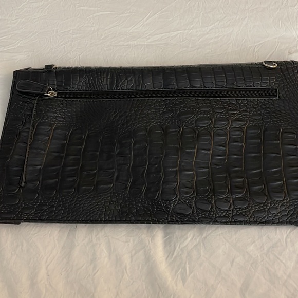 Black faux leather oversized envelope clutch - Picture 2 of 9